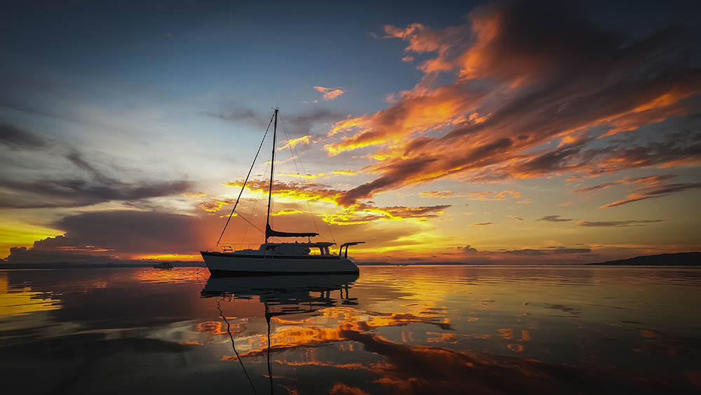 The Best Time of Year for a Waikiki Sunset Cruise